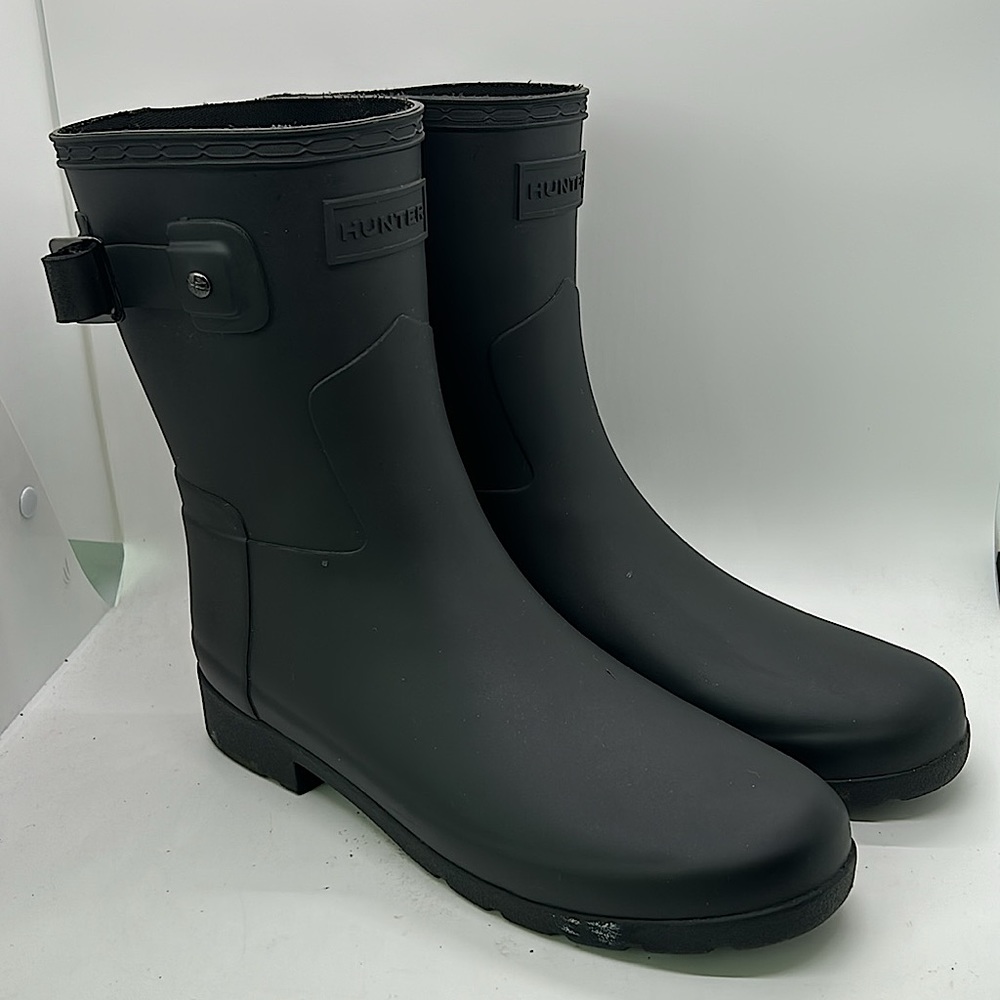 Hunter Black Buckle Quarter Height Rain Boots Shoes **Size 7** ☔️☔️ - Picture 1 of 9